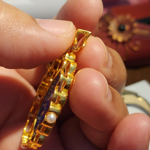 Cameo - Picture 7 of 12